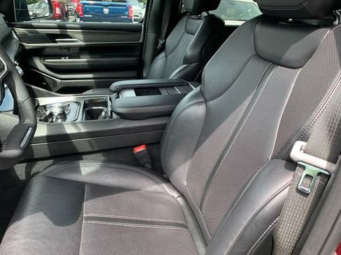 Used 2024 Jeep Wagoneer Series II w/ Flexible Seating Group AWD/4WD image 16