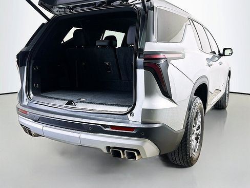 Used 2026 Chevrolet Traverse LT AWD/4WD image 24