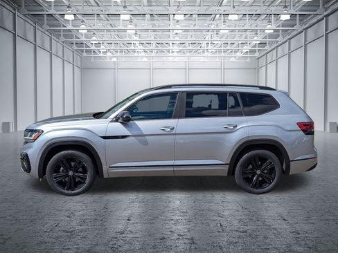 Used 2023 Volkswagen Atlas SEL R-Line AWD/4WD image 2