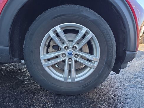 Used 2021 Ford Explorer XLT image 36