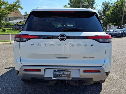 Certified 2023 Nissan Pathfinder SL w/ SL Premium Package AWD/4WD image 5