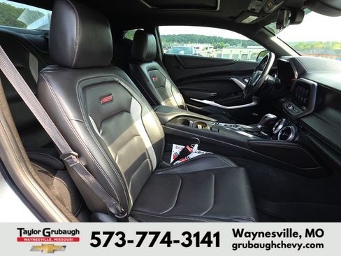 Used 2020 Chevrolet Camaro SS RWD image 30