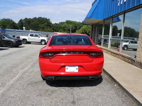 Used 2018 Dodge Charger SXT image 5