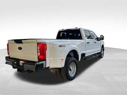 Used 2025 Ford F350 XLT image 3