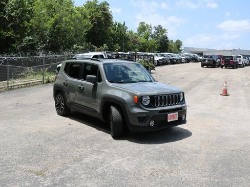 Used 2021 Jeep Renegade Latitude FWD image 6