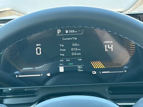 New 2026 Kia Carnival EX FWD image 24
