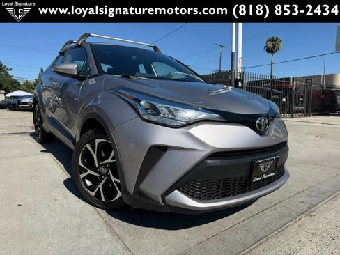 Used 2020 Toyota C-HR XLE FWD image 1
