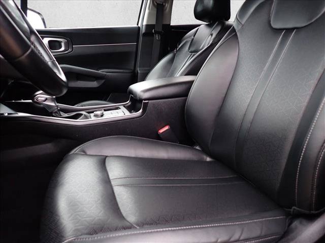 Used 2021 Kia Sorento S w/ Panoramic Sunroof Package AWD/4WD image 12