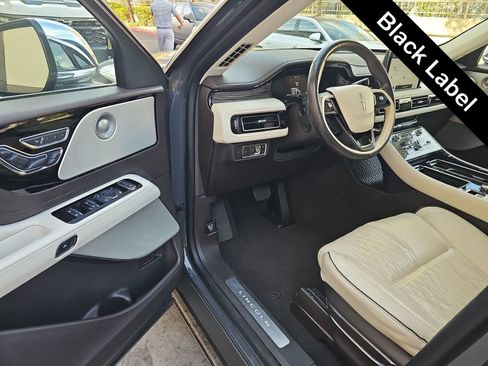 Used 2020 Lincoln Aviator Black Label w/ Class IV Trailer Tow Package AWD/4WD image 10