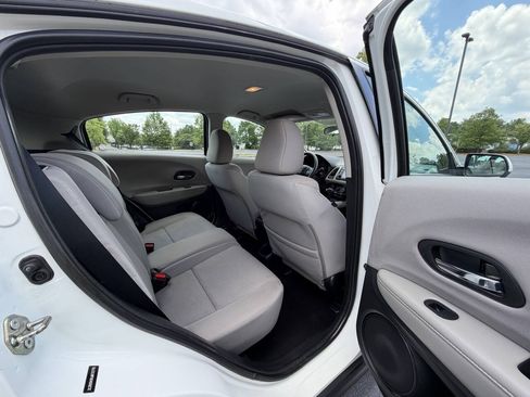 Used 2018 Honda HR-V LX image 14