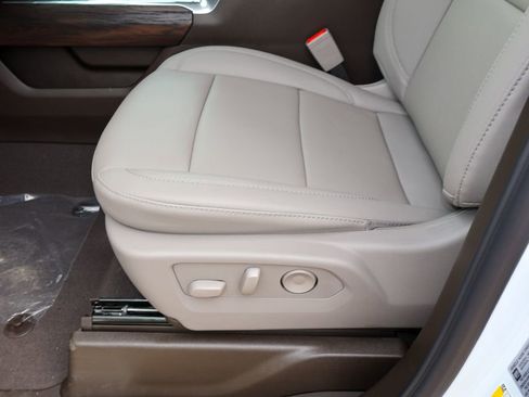 New 2026 GMC Sierra 2500 SLT w/ SLT Premium Package image 9