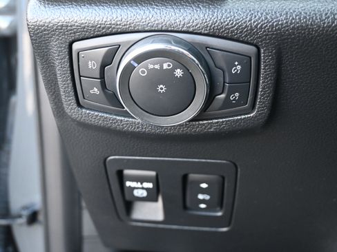 Used 2020 Ford F150 Lariat image 29