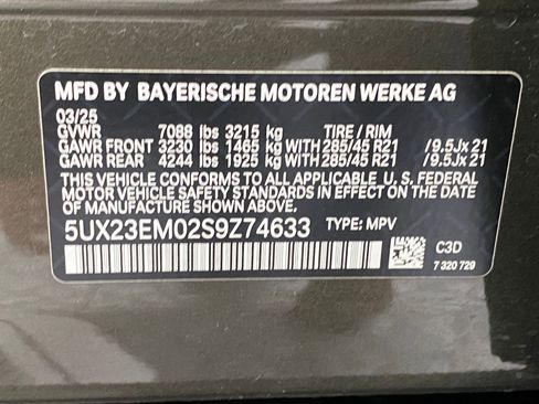 Used 2025 BMW X7 xDrive40i w/ Premium Package image 21