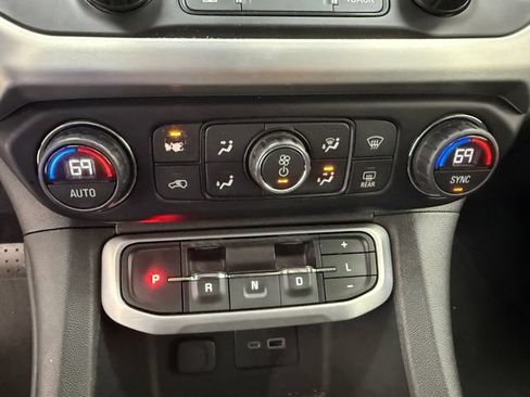 Used 2021 GMC Acadia SLE w/ Driver Convenience Package FWD image 12
