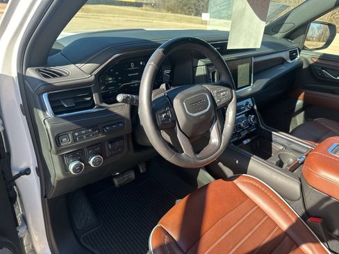 Used 2024 GMC Yukon XL Denali Ultimate image 18