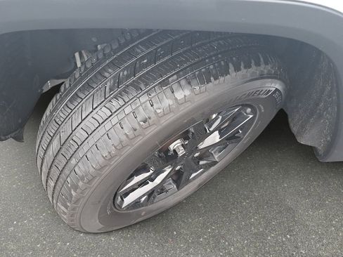 Certified 2024 Jeep Grand Cherokee L Laredo image 35