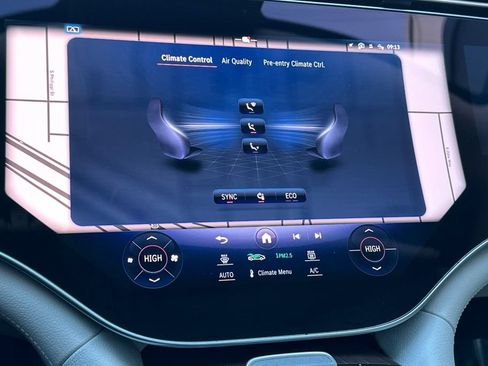 Used 2022 Mercedes-Benz EQS 580 4MATIC Sedan image 20