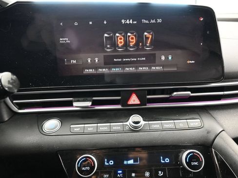 Used 2022 Hyundai Elantra Limited FWD image 26