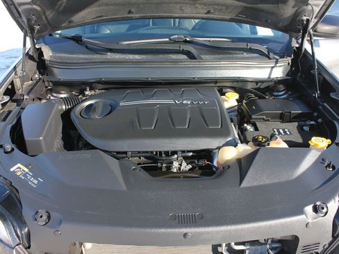 Used 2019 Jeep Cherokee Limited image 50