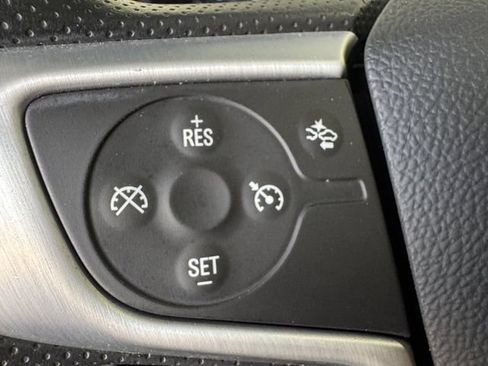 Used 2024 GMC Terrain SLE FWD image 7