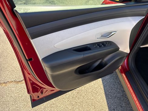 Certified 2025 Hyundai Tucson SEL image 10