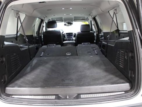 Used 2018 Chevrolet Suburban LT image 14