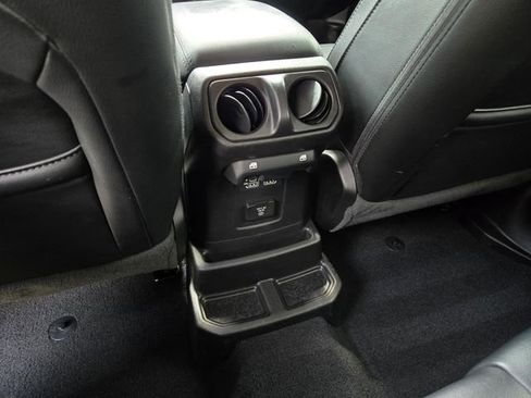 Used 2021 Jeep Wrangler Unlimited Sahara AWD/4WD image 17