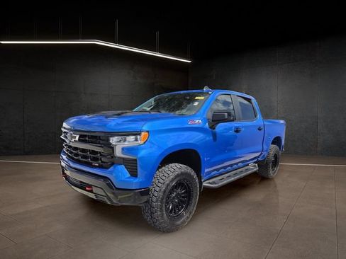 Used 2025 Chevrolet Silverado 1500 LT Trail Boss AWD/4WD image 3