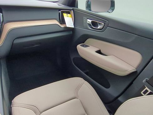 New 2026 Volvo XC60 B5 Core AWD/4WD image 13