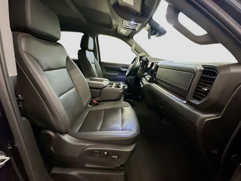 Used 2025 GMC Sierra 1500 SLT image 32