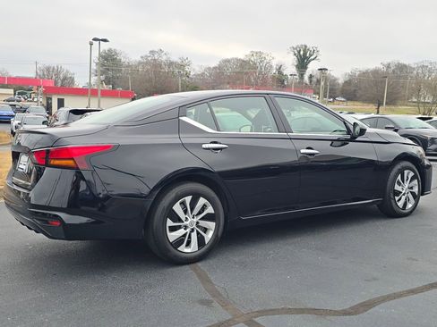 Used 2024 Nissan Altima 2.5 S image 3