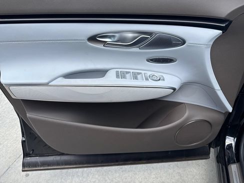 Certified 2026 Genesis GV70 2.5T Advanced AWD/4WD image 10