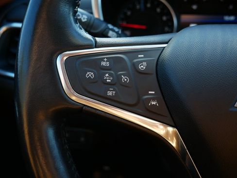 Used 2021 Chevrolet Equinox Premier image 19