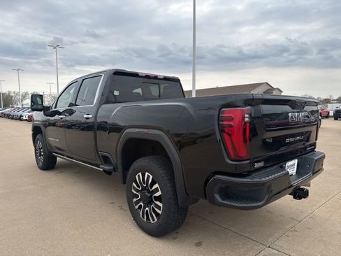 Used 2024 GMC Sierra 2500 Denali Ultimate AWD/4WD image 6