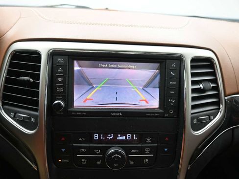 Used 2011 Jeep Grand Cherokee Overland Summit image 21