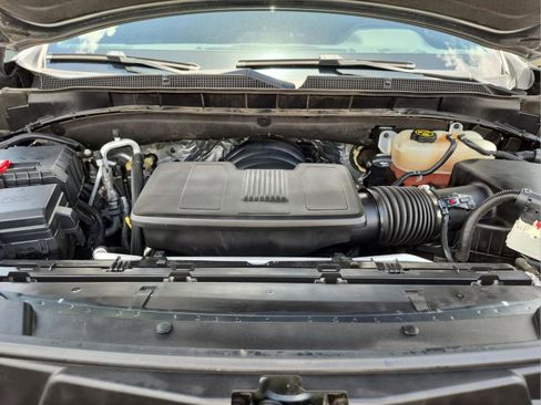 Used 2021 Chevrolet Suburban LT w/ Rear Media and Nav Package RWD image 21