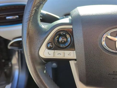 Used 2018 Toyota Prius Four image 16
