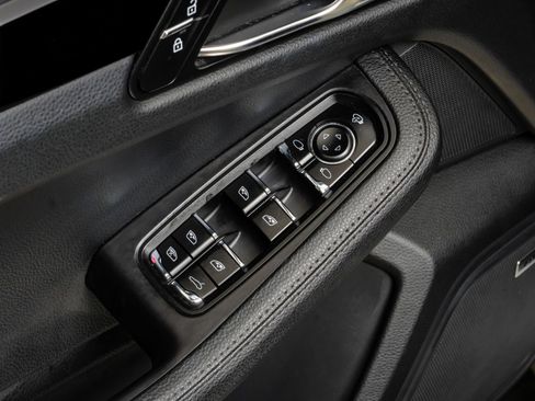 Used 2024 Porsche Macan w/ Premium Plus Package AWD/4WD image 45