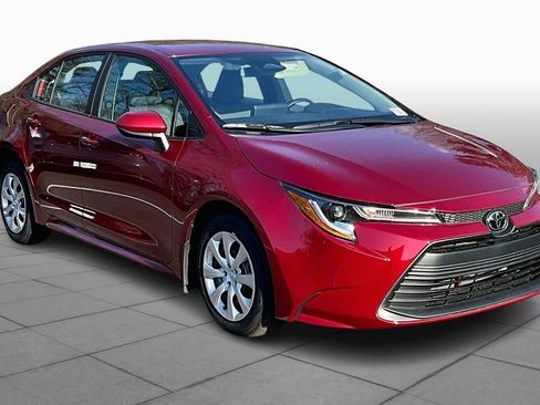 Certified 2025 Toyota Corolla LE image 3