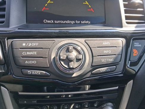 Used 2020 Nissan Pathfinder SV image 27