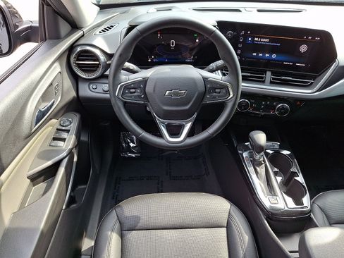 Used 2024 Chevrolet Trax ACTIV w/ Driver Confidence Package FWD image 12