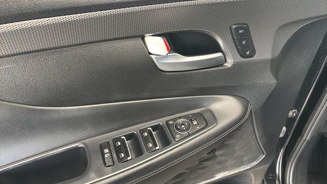 Used 2020 Hyundai Santa Fe Limited AWD/4WD image 22