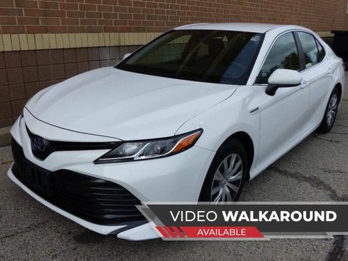 Used 2018 Toyota Camry LE FWD image 1