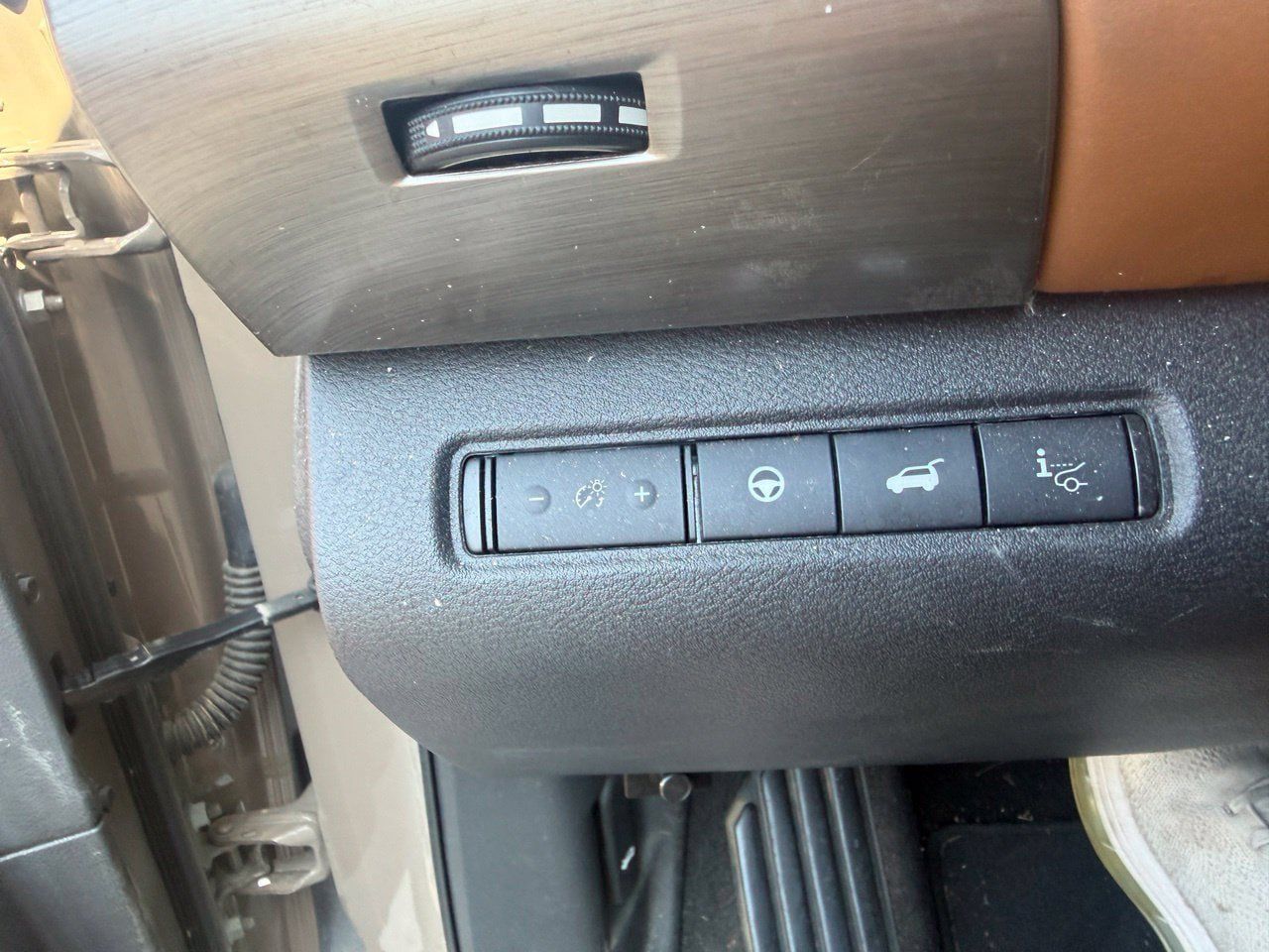 Used 2025 Nissan Pathfinder Platinum AWD/4WD image 10