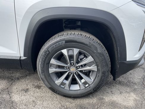 New 2026 Chevrolet Equinox LT w/ LPO, Floor Liner Package FWD image 32