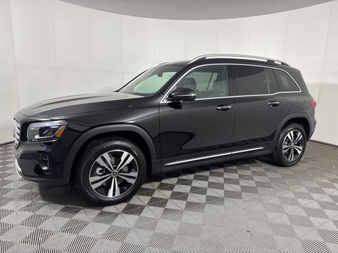 New 2026 Mercedes-Benz GLB 250 4MATIC image 2