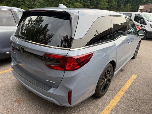 Used 2025 Honda Odyssey Sport-L image 2