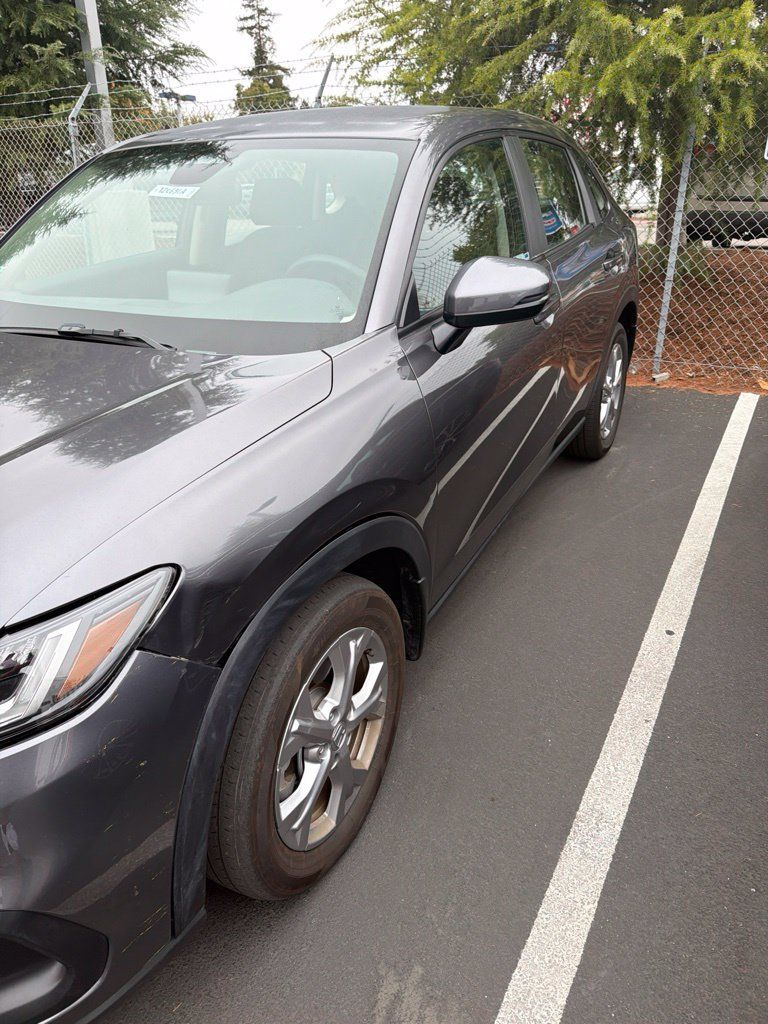 Used 2024 Honda HR-V LX image 2