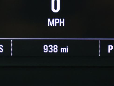 Used 2025 Chevrolet Trax RS w/ Driver Confidence Package image 27