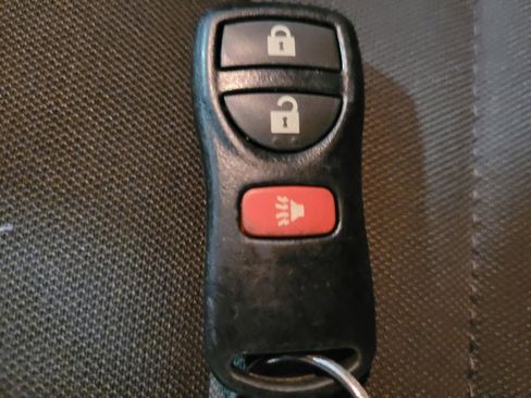 Used 2015 Nissan Xterra PRO-4X AWD/4WD image 32